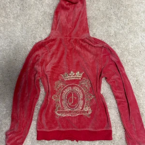 Juicy couture  - Koftan är väldigt ny och i en bra skick 