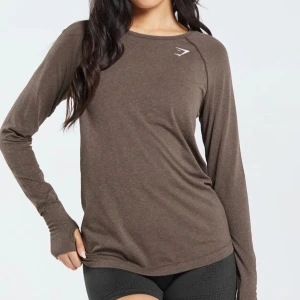 Tränings tröja  - Jättefin tränings tröja från gymshark❣️använd fåtal gånger men är fortfarande i fint skick😊