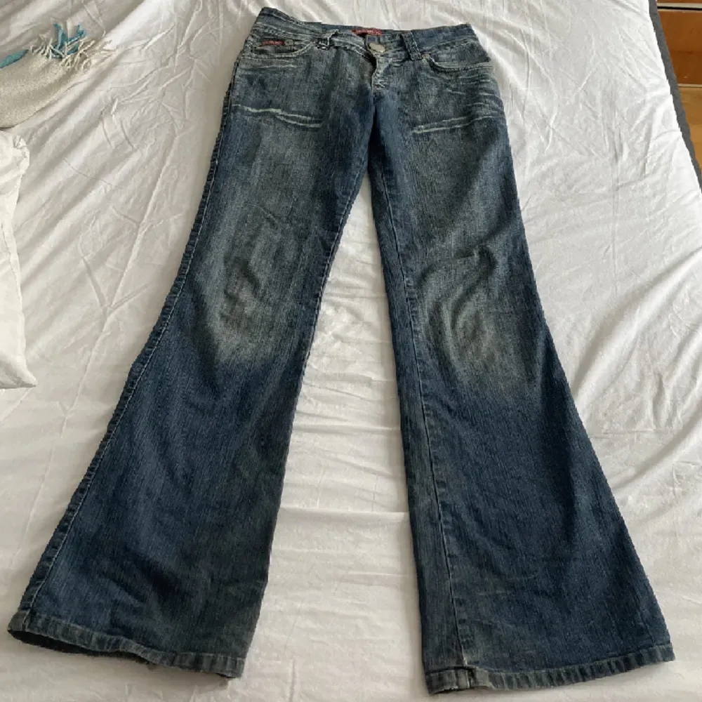 Lowwaist flare jeans från miss sixty, säljer då de inte passade mig🩷. Jeans & Byxor.