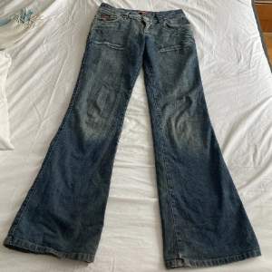 Lowwaist flare jeans från miss sixty, säljer då de inte passade mig🩷