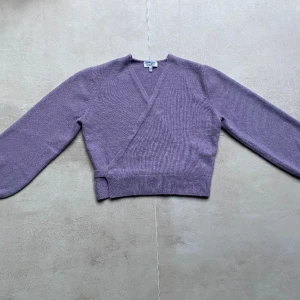 Lila kofta - Snygg kofta! Pris kan diskuteras💕