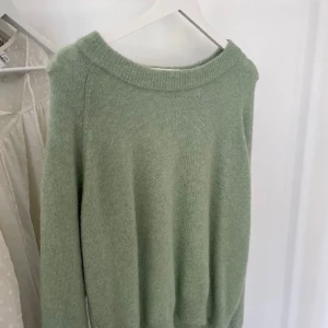 Stickad tröja  - Fin stickad tröja använd få gånger! ❣️