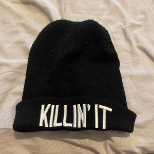 Mössa - Mössa med text 15kr