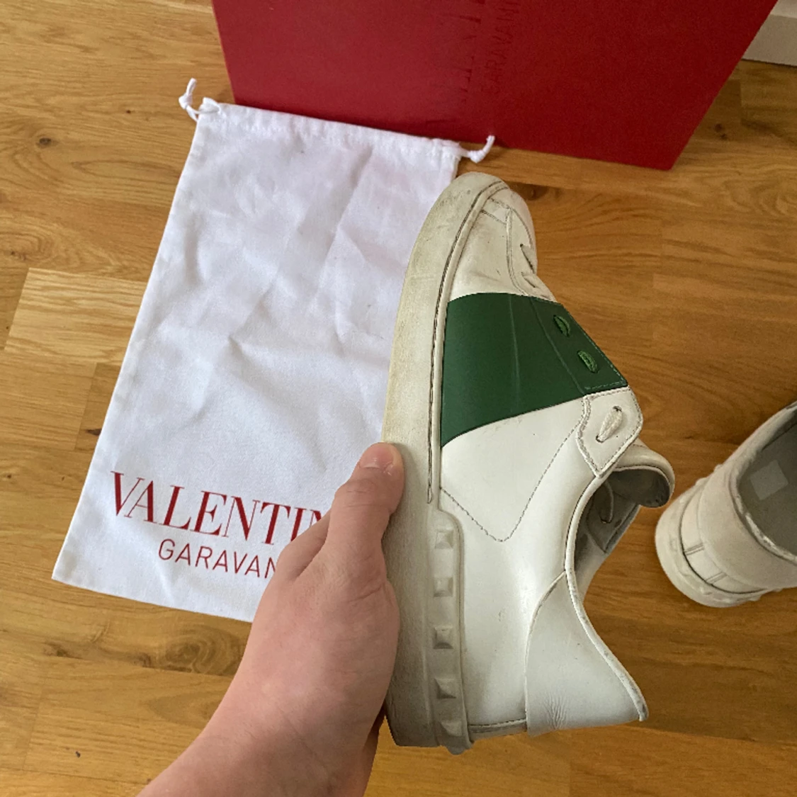 Valentino opens  - 91