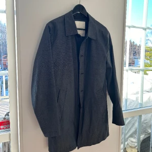 Trenchcoat jack&jones - Måttligt använd tunn rock