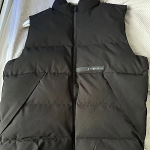 Väst - Helt ny oanvänd ny pris 3000