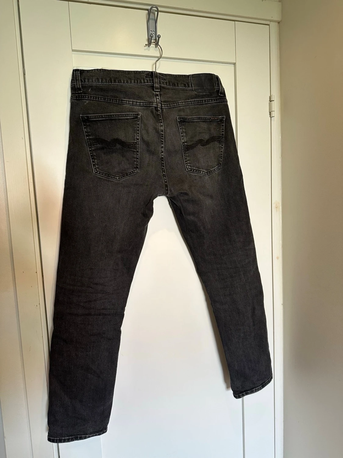 Mörkgrå raka jeans - 1
