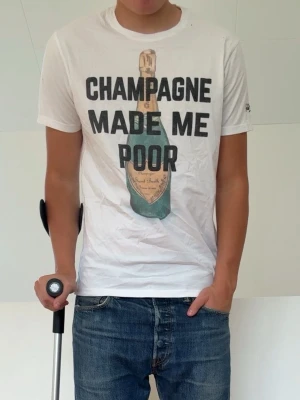 MC2 Saint Barth T-shirt - MC2 Saint Barth T-shirt sitter i strl M! Bra skick och hör gärna av er vid frågor elr funderingar! 