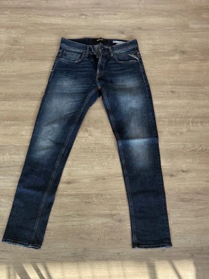 Replay jeans  - Replay jeans - modell willbi, skriv för mått! Storlek 28/30.