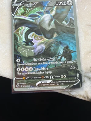 Pokémonkort Lugia V - Mycket bra skick✅ har inte använts tidigare!! 
