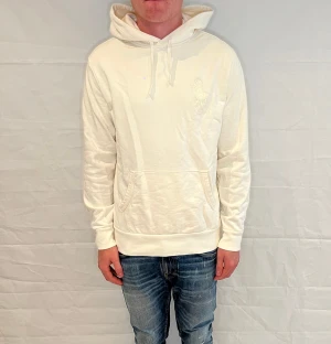 Polo Ralph Lauren Hoodie Beige - Beige hoodie från Polo Ralph Lauren i fint begagnat skick.