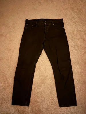 Weekday jeans  - Svarta weekday jeans, storlek 34/32, bra skick 