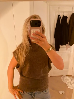 Nelly stickad topp  - Snygg topp från Nelly, använd 3 gånger!!💕