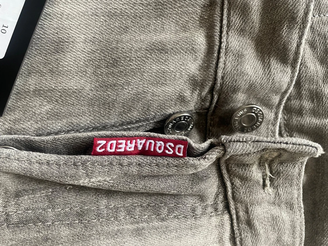 Gråa dsquared 2 jeans  - 3