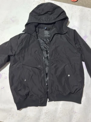 Bomber jacka - Svart bomber jacka 