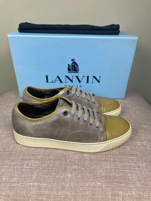 Lanvin skor - Hej, säljer nu dessa svin snygga Lanvin skor. Skorna är i grymt skick! Begränsat antal boxar och dustbag. Hör av dig vid frågor. 