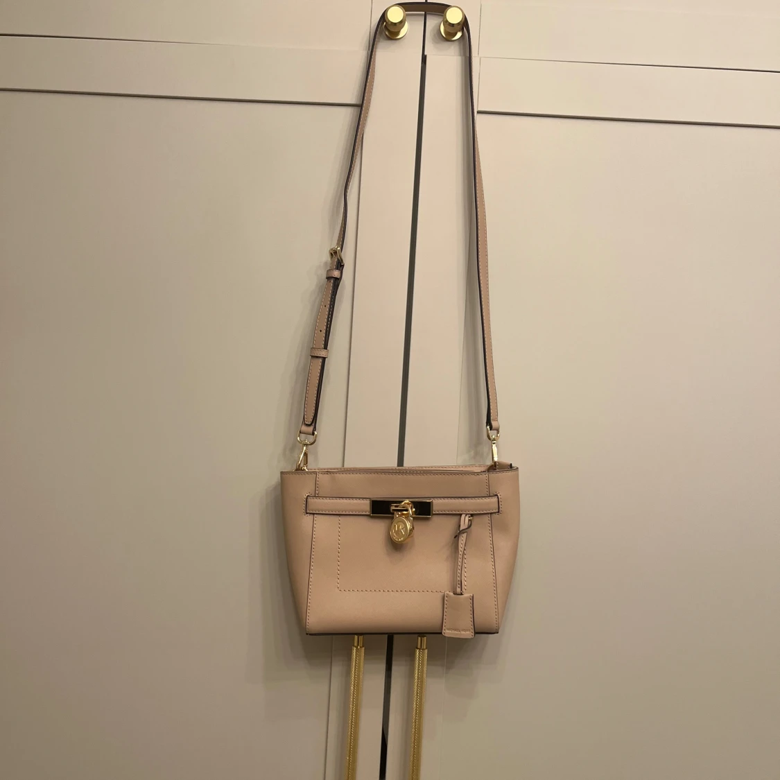 Michael Kors Hamilton Axelremsväska 
