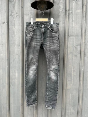 Nudie jeans  - Nudie jeans. Modell: lean dean. Strl: w28 L30. Bra skick och riktigt najs fades. 