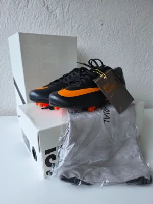 Nike Mercurial Superfly II FG - Ny med prislapp Skick: 10/10 Storlek: 42,5 Produktkod: 396127-080 