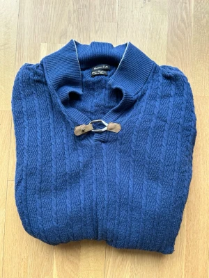 Massimo dutti tröja - Tröjan är i fint skick utan skador!