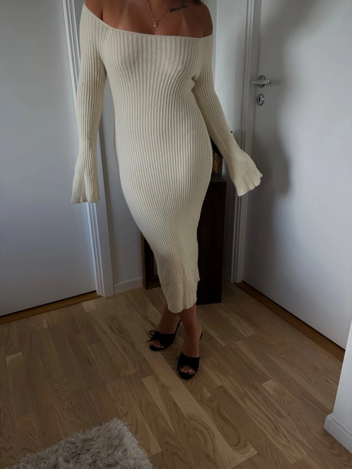 Ribbad långklänning beige