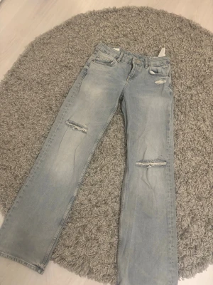 Zara baggy lågmidjade jeans - Aldrig använt💕