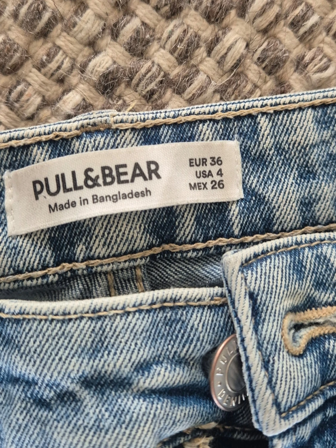 Ljusblå raka jeans från Pull&Bear - 1