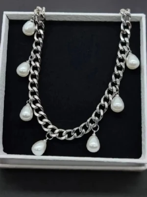 Handgjort halsband med pärlor  - Material-rostfritt stål.  Kedjetjocklek-6mm. 