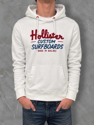 Hollister hoodie - Hollister hoodie - storlek: Xl fast sitter som M - gott skick - vid frågor hör av er! Först till kvarn.
