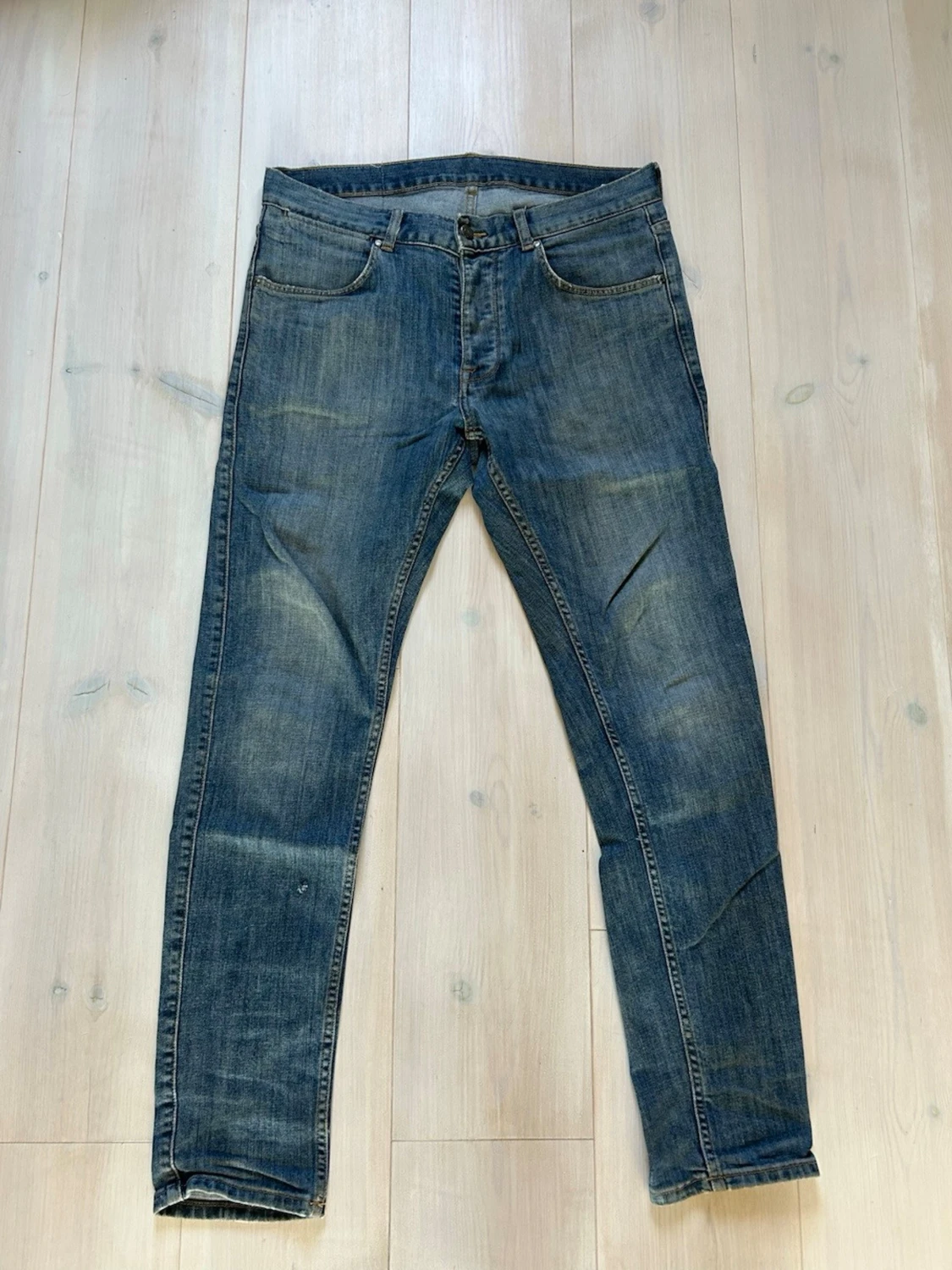 Blå jeans med cool tvätt! - 2