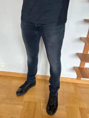 Nudie tight terry jeans  - Nudie tight terry jeans herr| pris:449kr| storlek: 31/32| skick:9,8/10| hör av dig vid minsta lilla fundering eller fråga| 