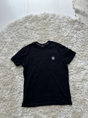  T-shirt - T-shirt i bra skick i storlek S, använd fåtal gånger. Mvh Nordic store🤩🫡