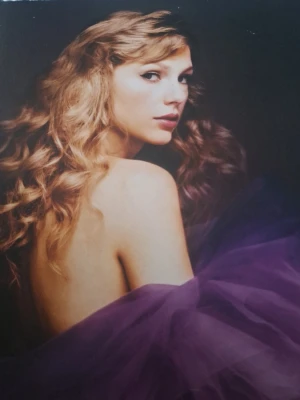 Vinyl taylor swift - Säljer taylor swift speak now Taylors version. Helt oanvänd. Bara stått med andra vinyler i en bokhylla funkar utmärkt 