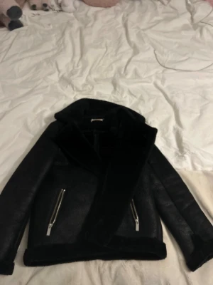 ”Skinn” fluff kappa - fluff zip kappa 