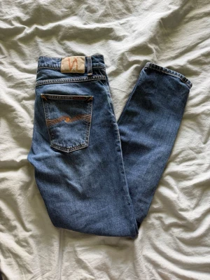 Nudie jeans - Säljer ett par Nudie jeans i modellen Lean Dean, storlek W31 L30. Använda men i ett mycket fint skick! Nypris 1600kr. Skriv vid funderingar🙌
