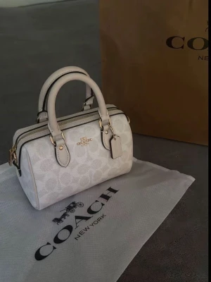 Coach bag - Säljer min oanvänd coach väska. Med förpackning och helt ny. Pris kan diskuteras ☺️☺️
