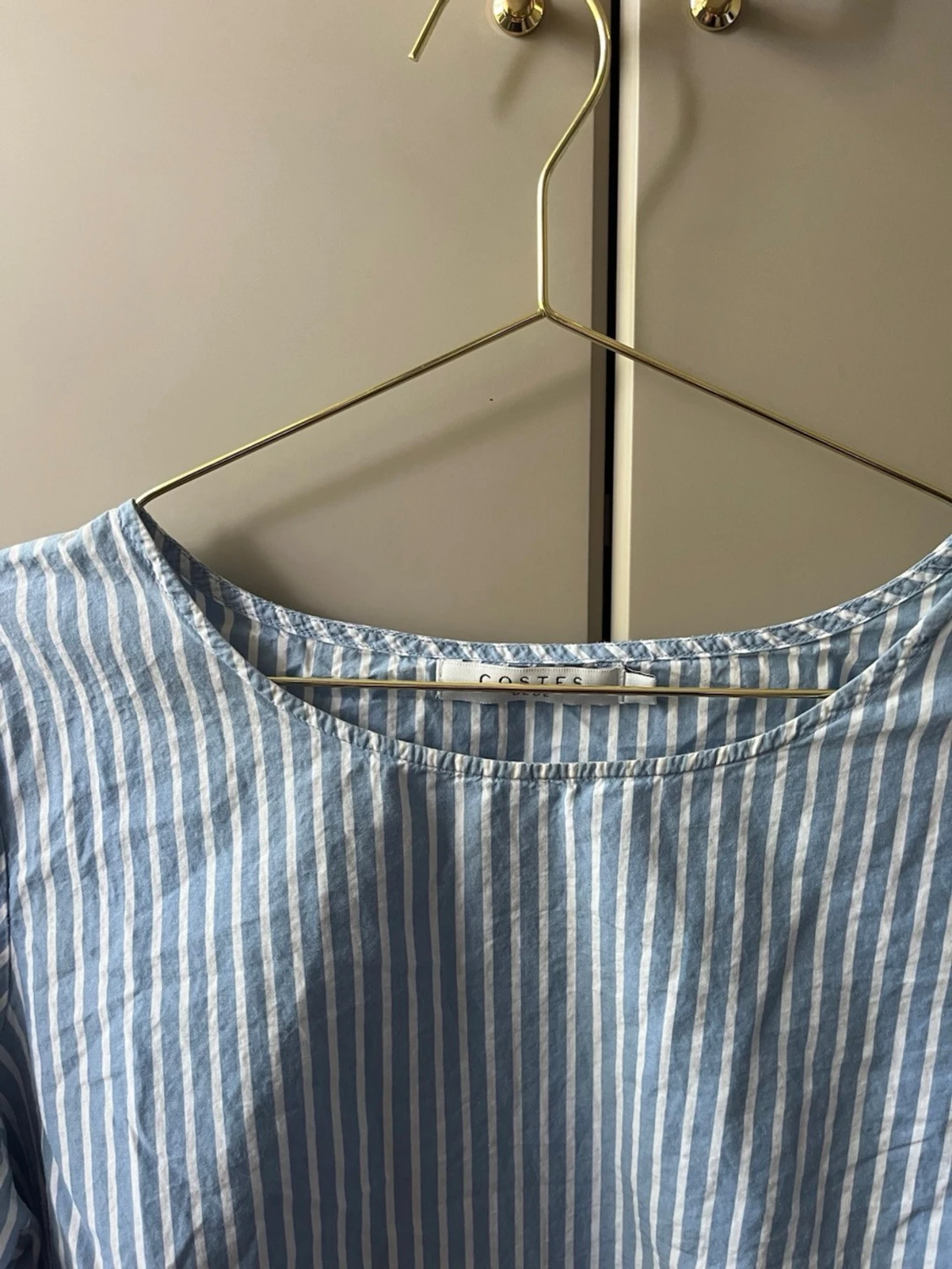 Blåvit randig blus med vida ärmar - 1
