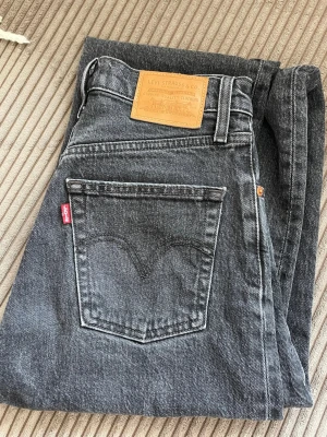 Ribcage levis - Mycket bra skick, straight modell