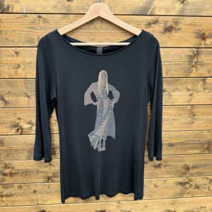 Roberto Cavalli Topp (L-XL)  - Mycket gott begagnat skick. L-XL. Made in Italy.   1050 