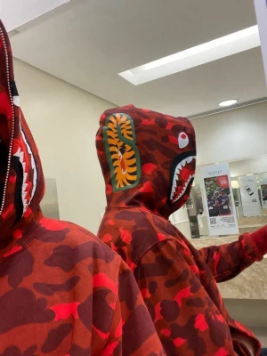 Bape hoodie - Röd Bale hoodie