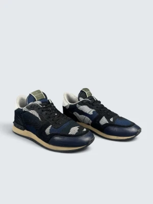 Valentino Rockrunner Sneaker - Skick: 7,5/10. | Ingår: endast skorna. | Nypris: +- 7800 SEK. | Givetvis äkta! Hör av er vid frågor. Innersulan är 26,8 cm lång.