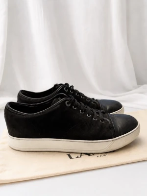 Lanvin - Säljer ett par lanvin cap toes i storlek 42. Skorna är i mycket bra skick, ungefär 8/10! Självklar ingår även dustbag! Kom gärna med frågor kring passform eller annat!  | Pris 1699 kr 🤗