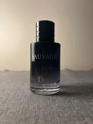 Dior Sauvage  - Mängdrabatt finns! Ju fler plagg du köper, desto bättre pris kan jag ge!
