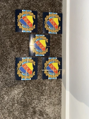 100 stycken Djurgården stickers/klibbor  - 100 stycken 