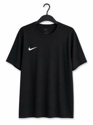 Svart Nike t-shirt Dri-FIT - Säljer en svart t-shirt från Nike med klassisk vit swoosh-logga på bröstet. Tillverkad i Dri-FIT-material som andas och passar perfekt till träning. T-shirten har rund halsringning och korta ärmar för en sportig look.
