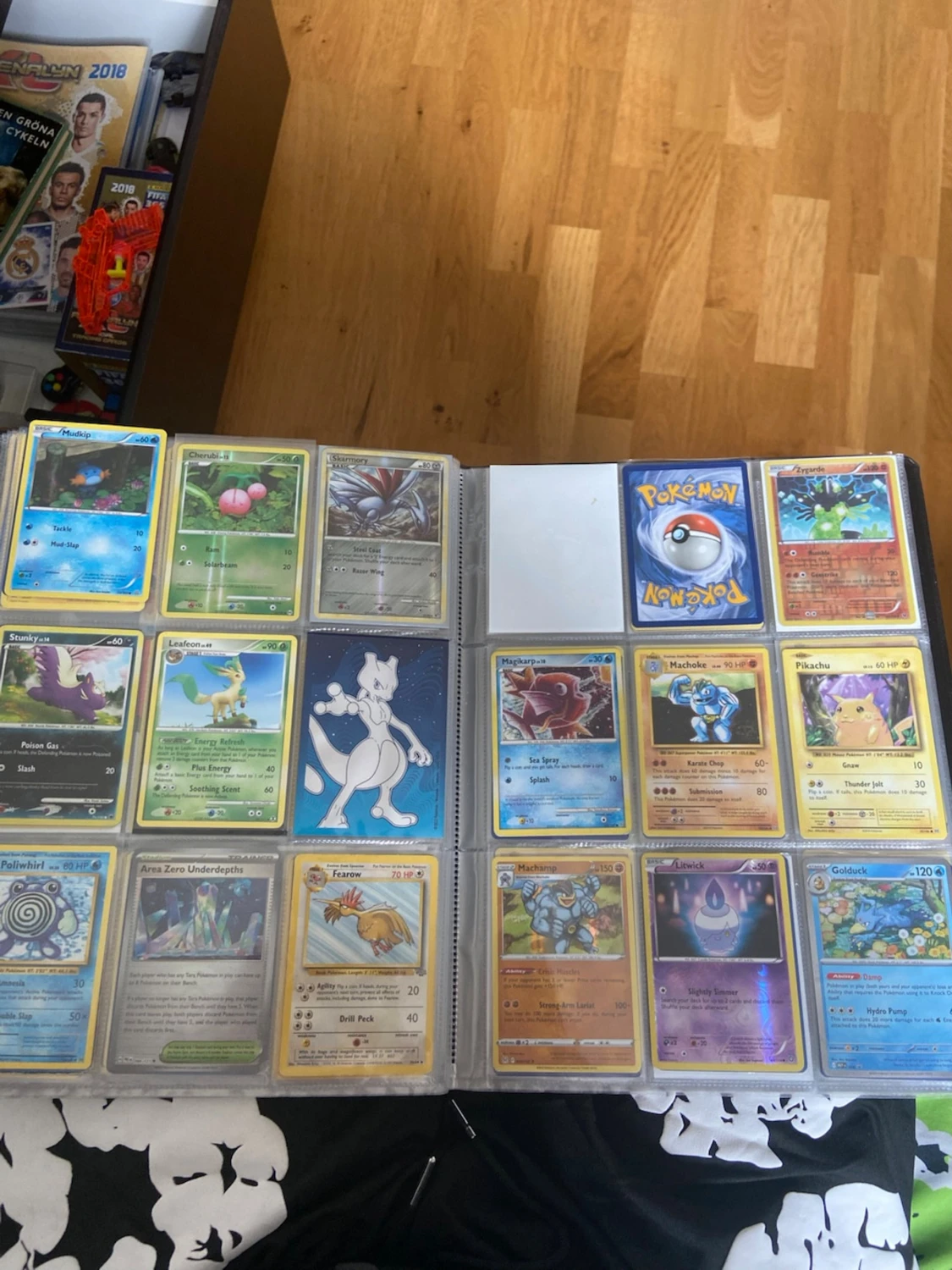 Pokémonkort samling i pärm - 5