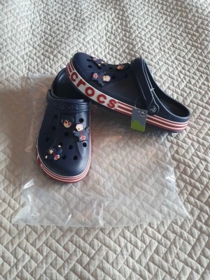 🐊Tofflor - Tofflor i storlek 43.