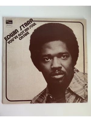 LP - Edwin Starr - You've Got My Soul On Fire - LP-skiva med amerikanske soul-legenden Edwin Starr – ”You’ve Got My Soul On Fire”. Vinyl med fransk pressning som släpptes 1974. En tidlös klassiker för alla som gillar soul och den glada Motown-eran. Fint skick!
