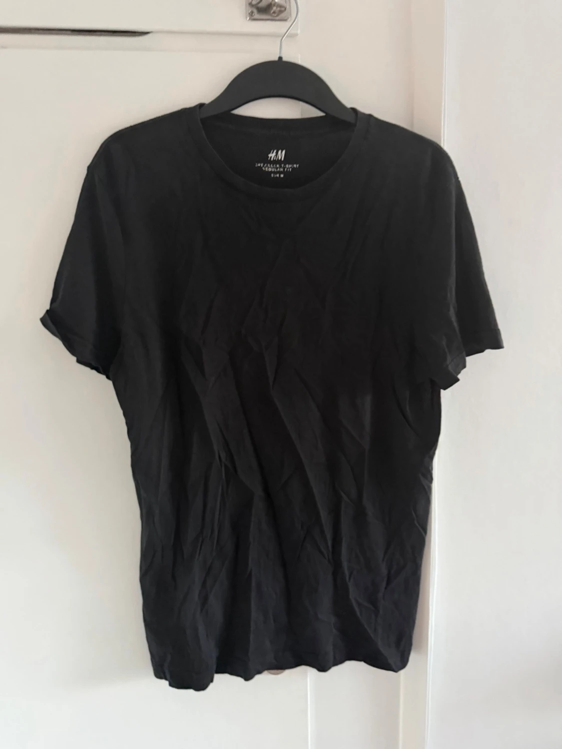 Svart basic t-shirt från H&M