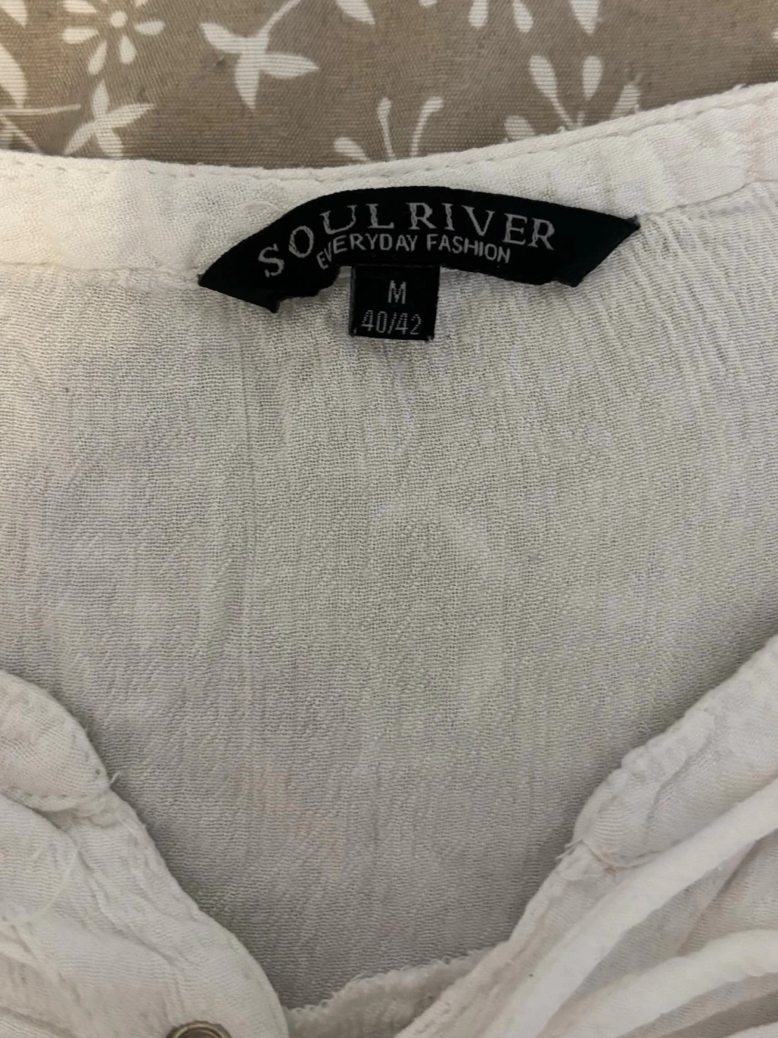 Vit blus med snörning från Soulriver - 1